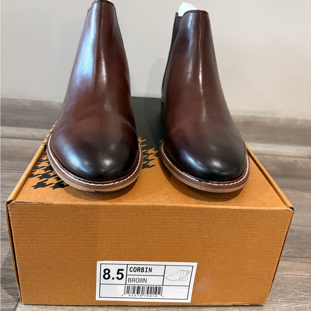 Thomas and Vine Brown Leather Chelsea boots- men size 8.5